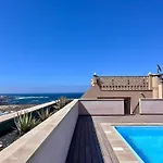 With Rooftop Pool - Tideview 코라레호