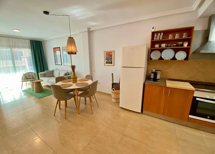 With Rooftop Pool - Tideview Apartment *
